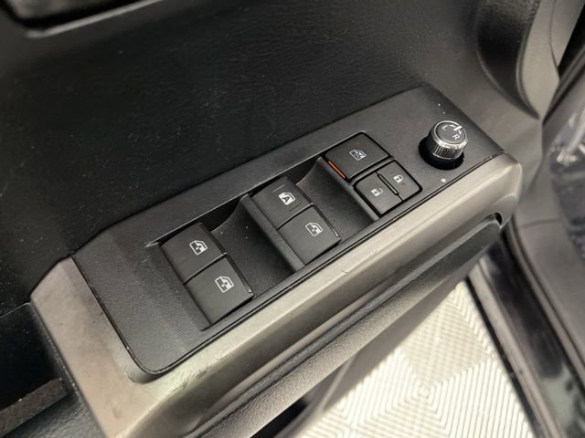 Used 2017 Toyota Tacoma SR5 image 33