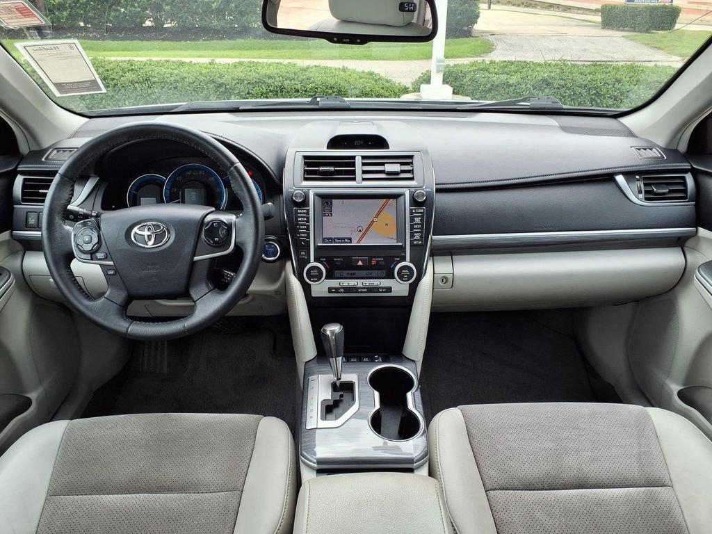 Used 2012 Toyota Camry XLE w/ Leather Pkg FWD image 12