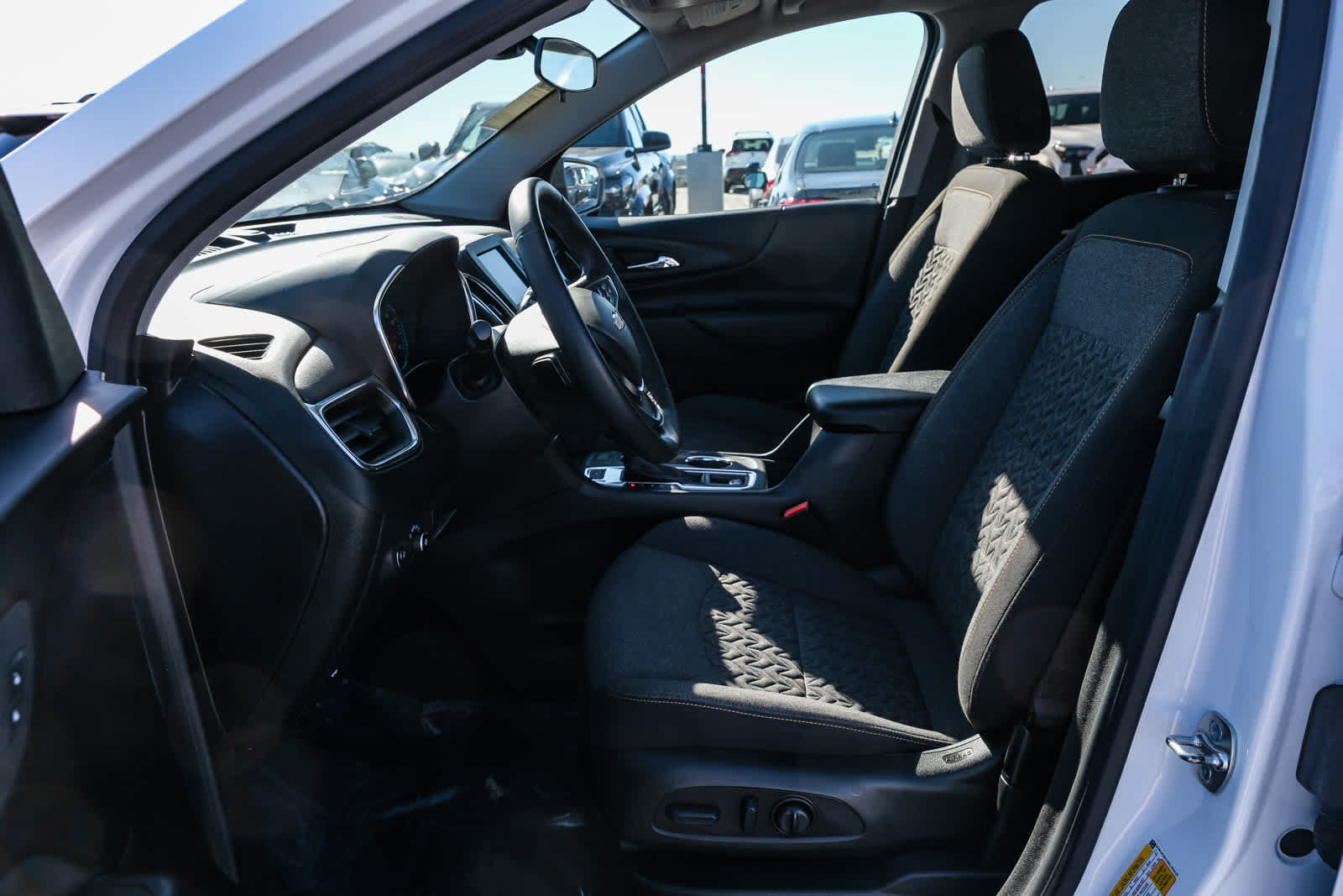 Used 2024 Chevrolet Equinox LT AWD/4WD image 16