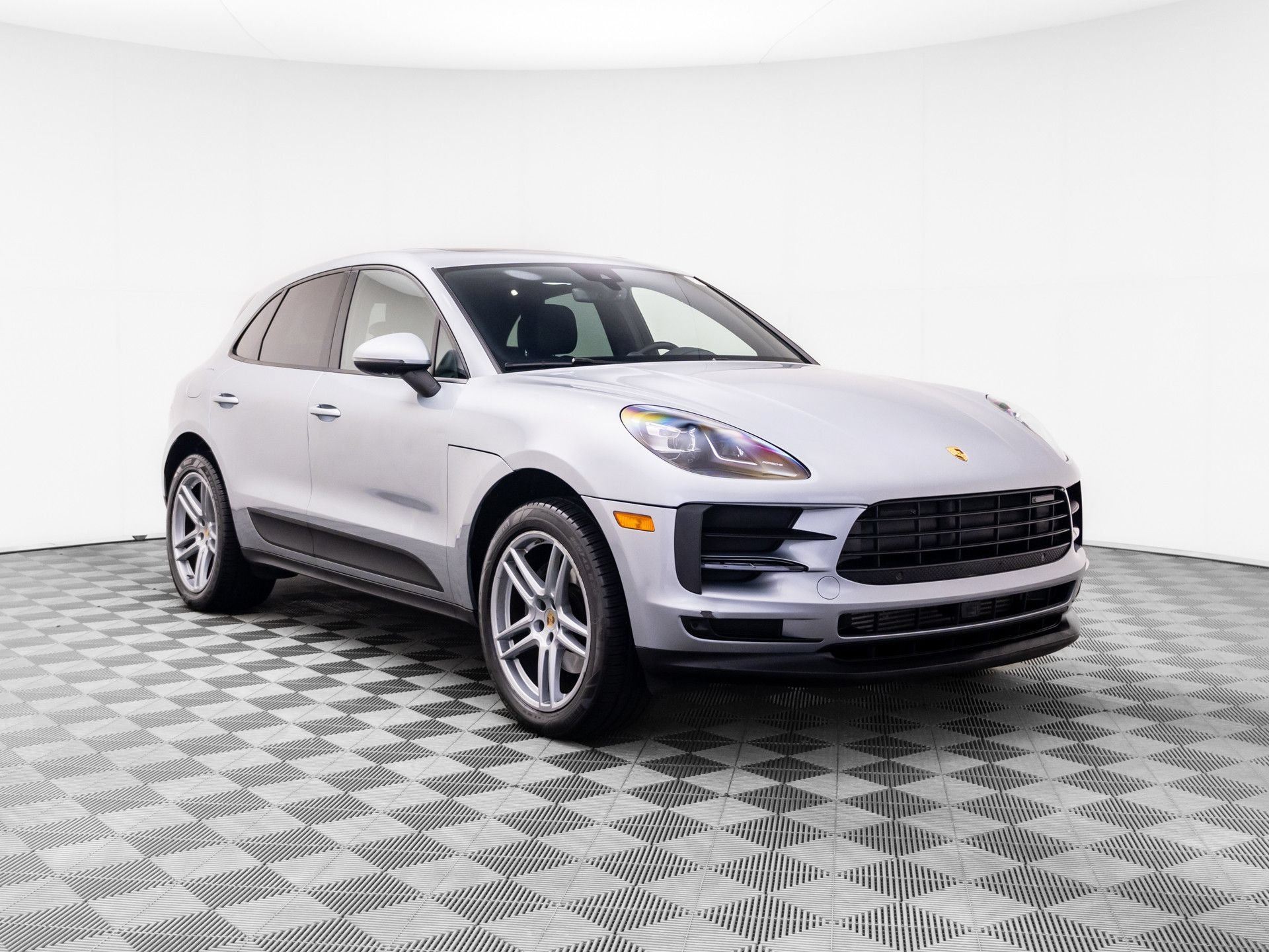 Used 2020 Porsche Macan AWD/4WD image 6