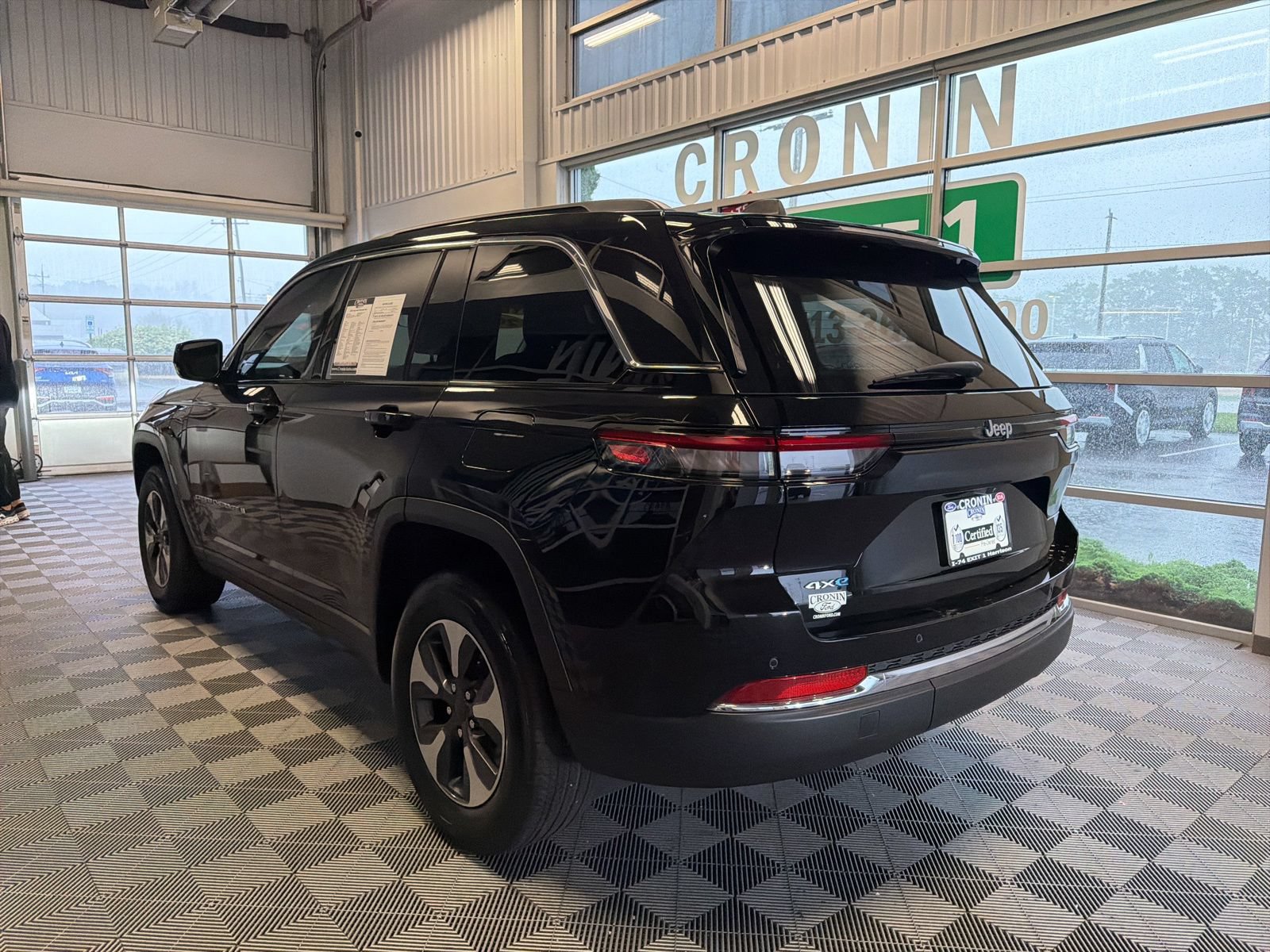 Used 2025 Jeep Grand Cherokee Limited 4xe AWD/4WD image 4