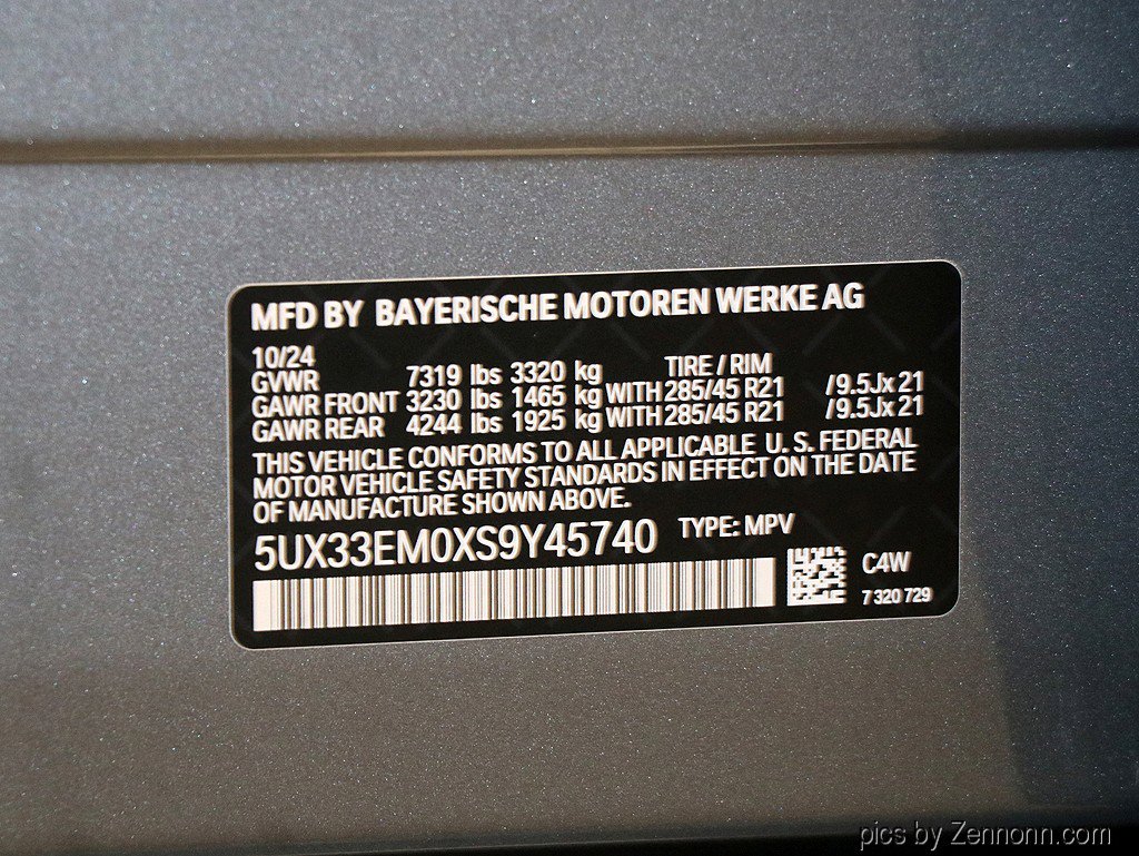 New 2025 BMW X7 M60i w/ Executive Package image 29