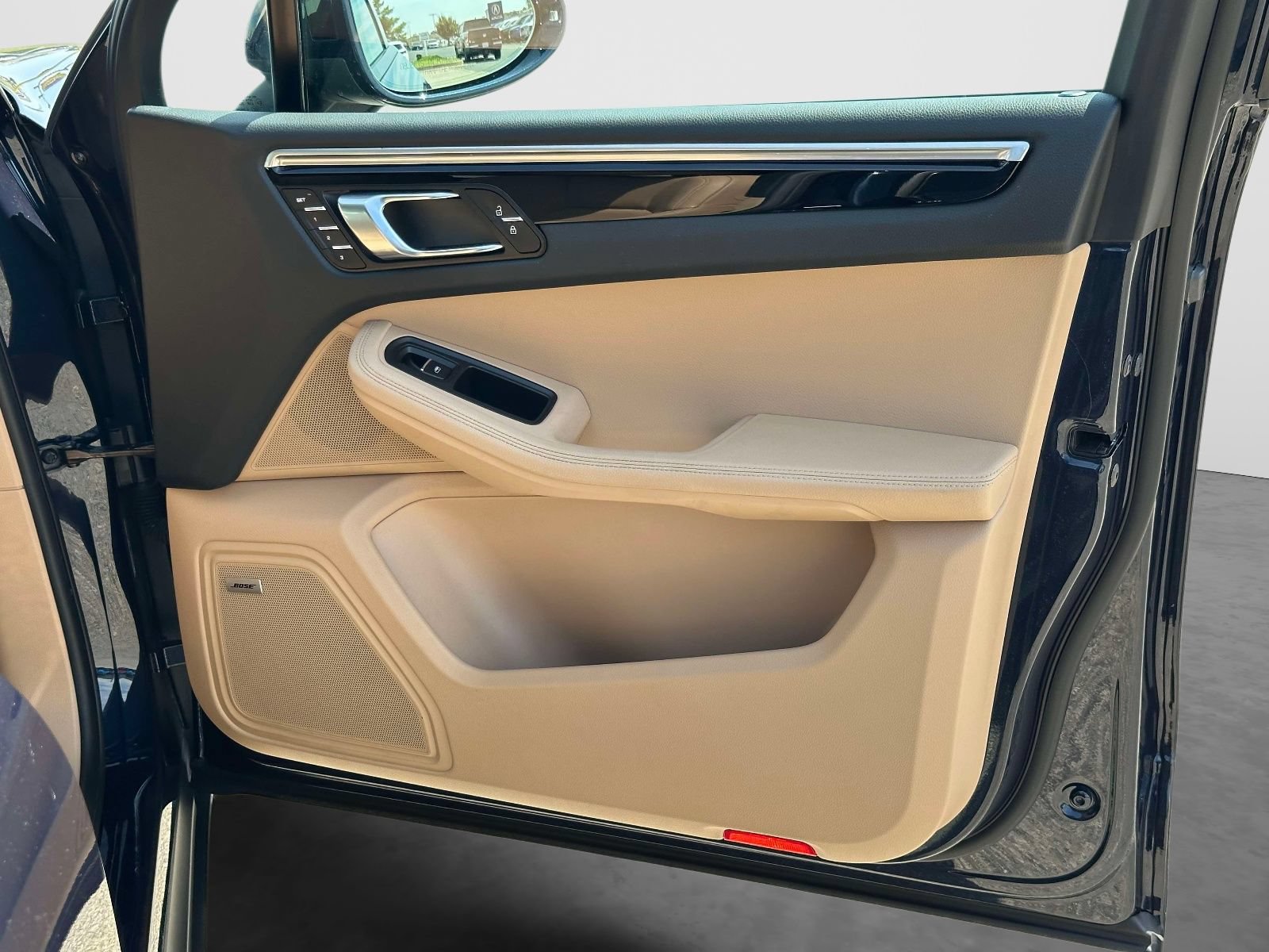 Used 2019 Porsche Macan AWD/4WD image 8