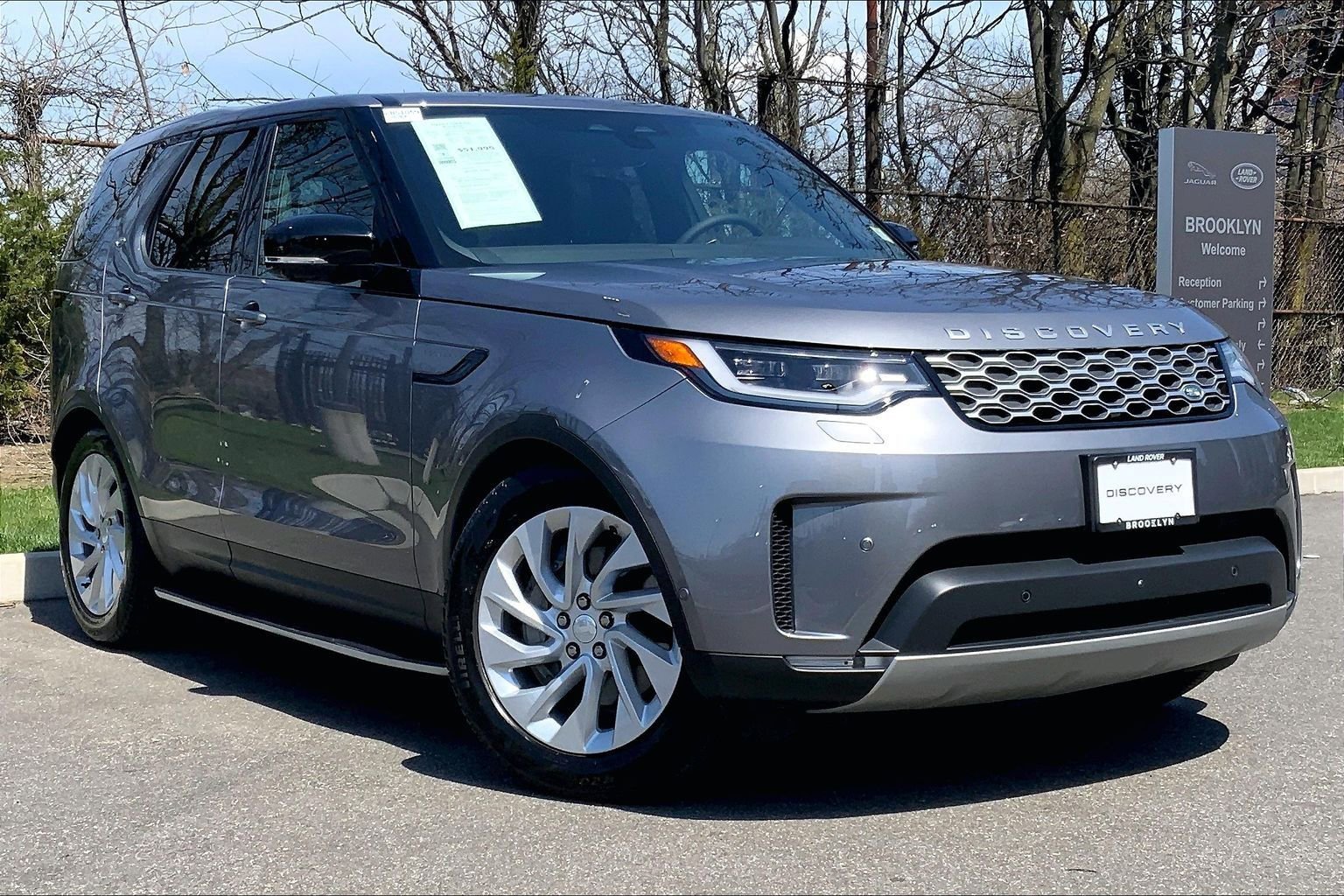 Used 2025 Land Rover Discovery S AWD/4WD image 2
