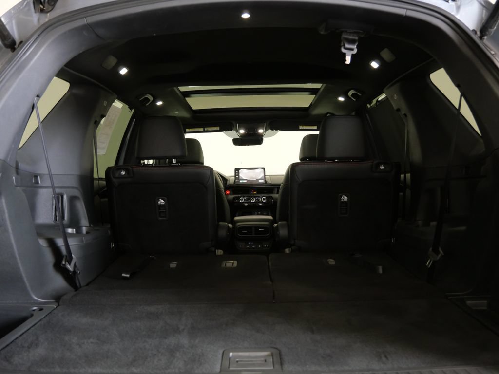 Used 2025 Honda Pilot TrailSport image 30