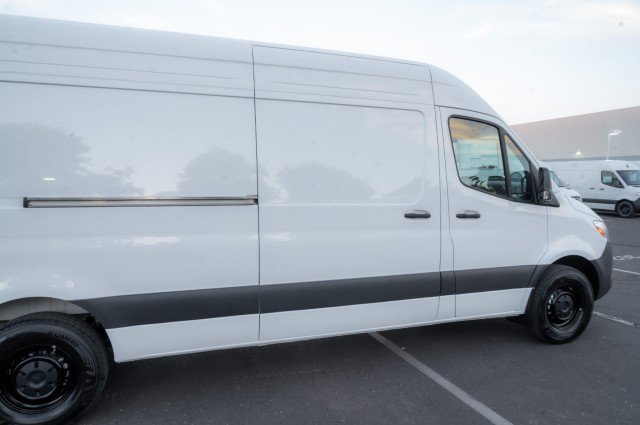 Used 2025 Mercedes-Benz Sprinter 2500 image 4