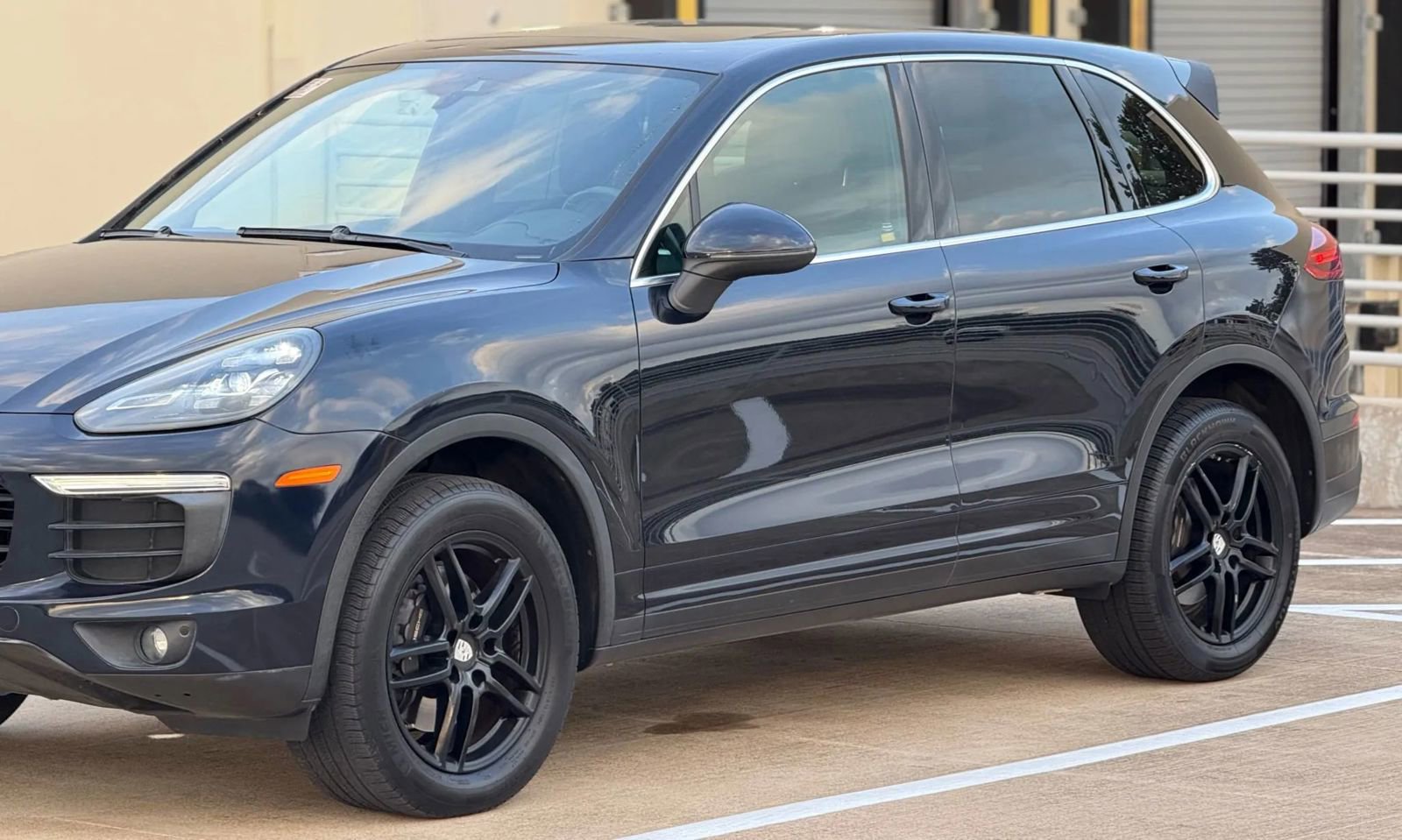 Used 2016 Porsche Cayenne AWD/4WD image 4