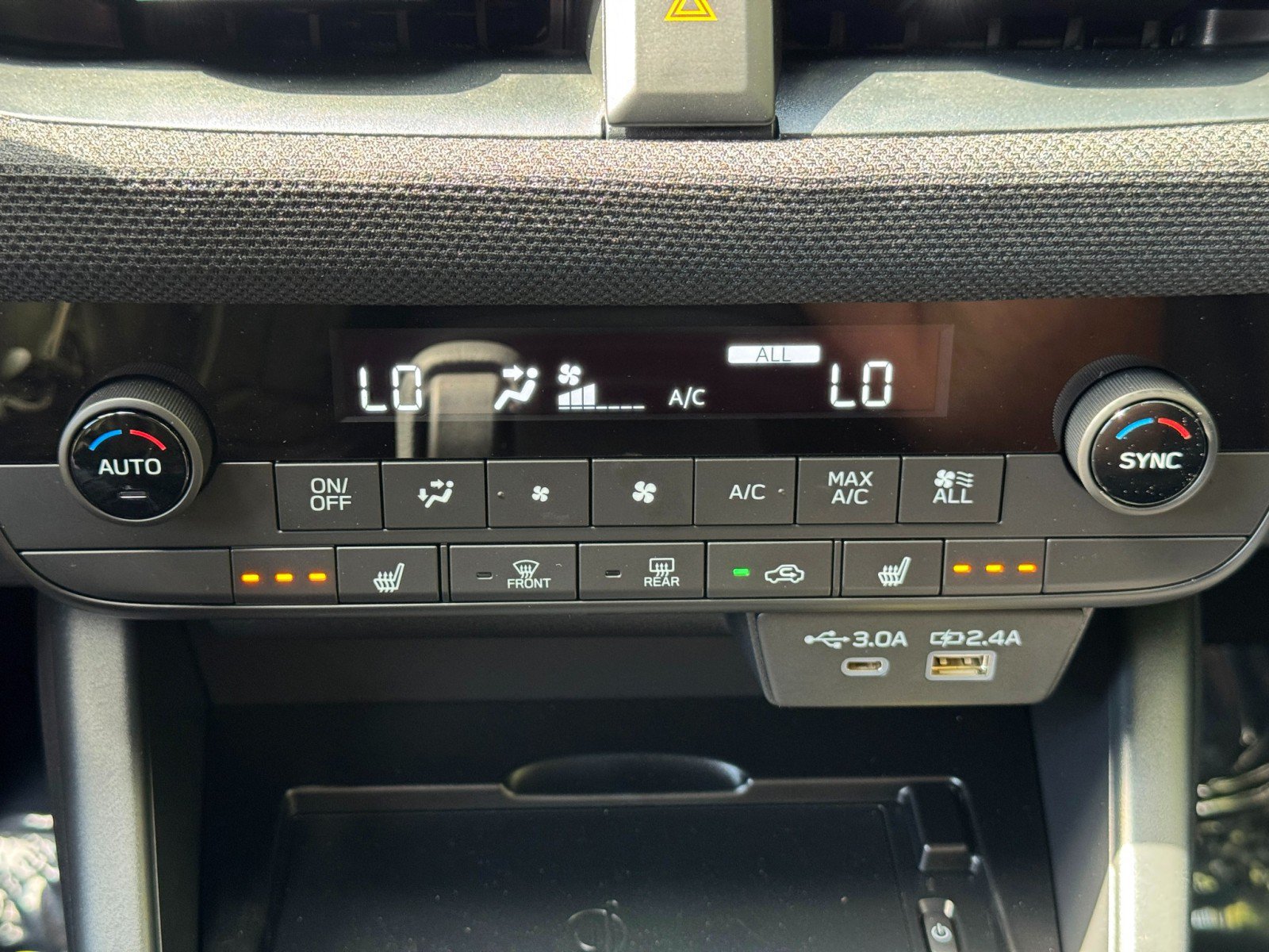 Used 2026 Subaru Outback Limited AWD/4WD image 31