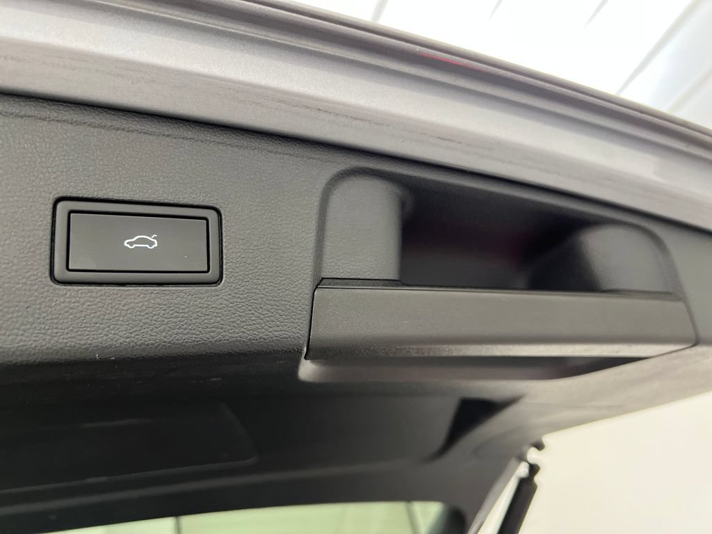 Used 2025 Volkswagen Atlas SE FWD image 46
