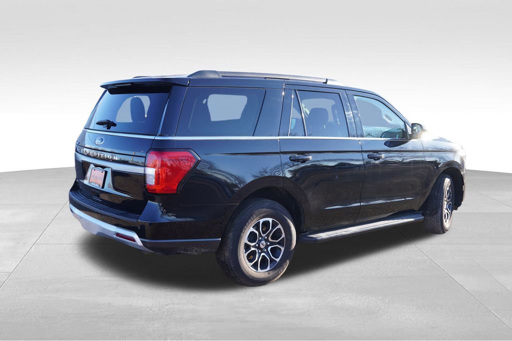 Certified 2024 Ford Expedition XLT image 5