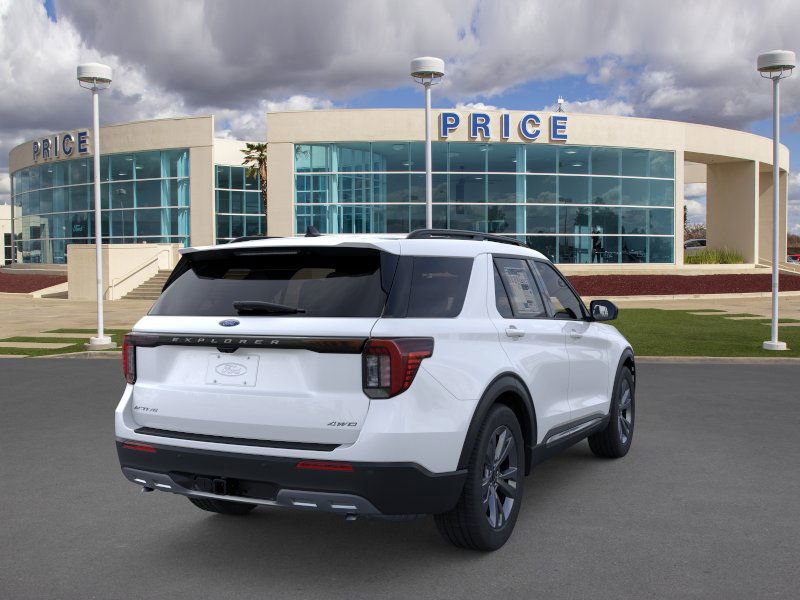 Used 2025 Ford Explorer Active w/ Active Comfort Package image 8