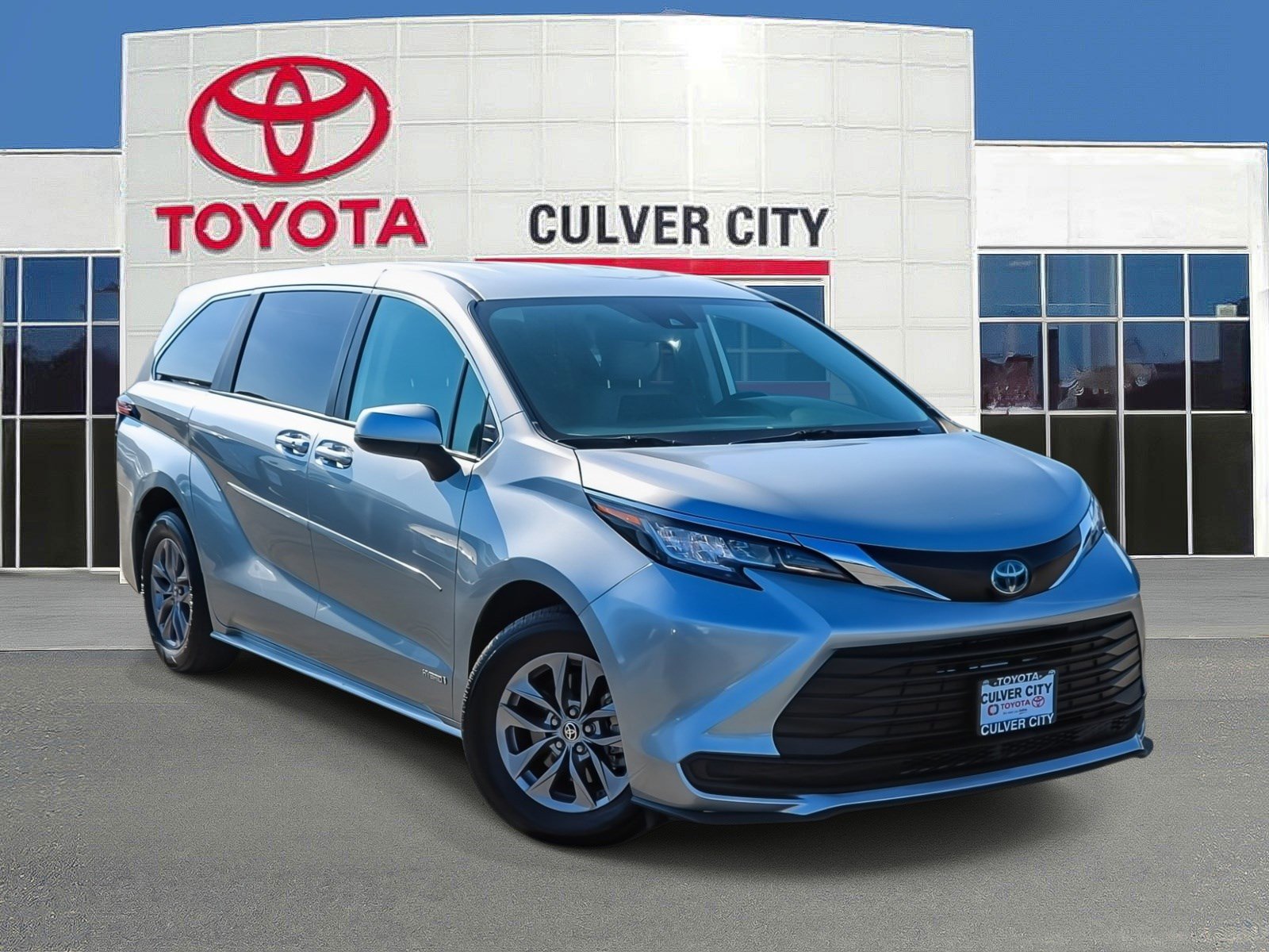 Used 2021 Toyota Sienna LE
