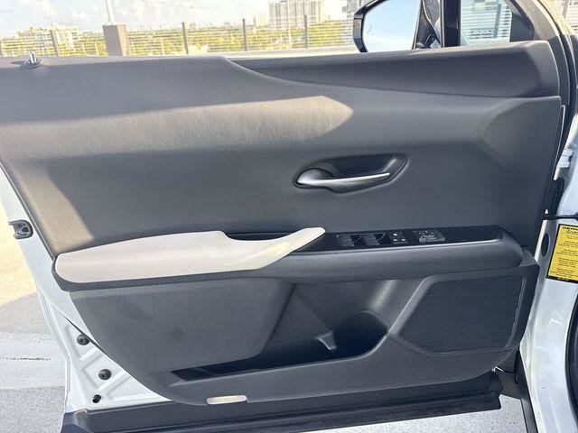 Certified 2022 Lexus UX 200 w/ Premium Package FWD image 13