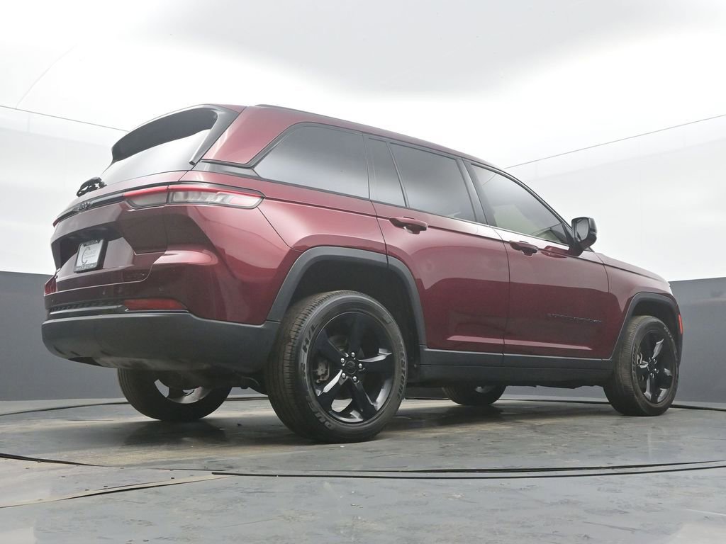 Used 2023 Jeep Grand Cherokee Altitude image 51