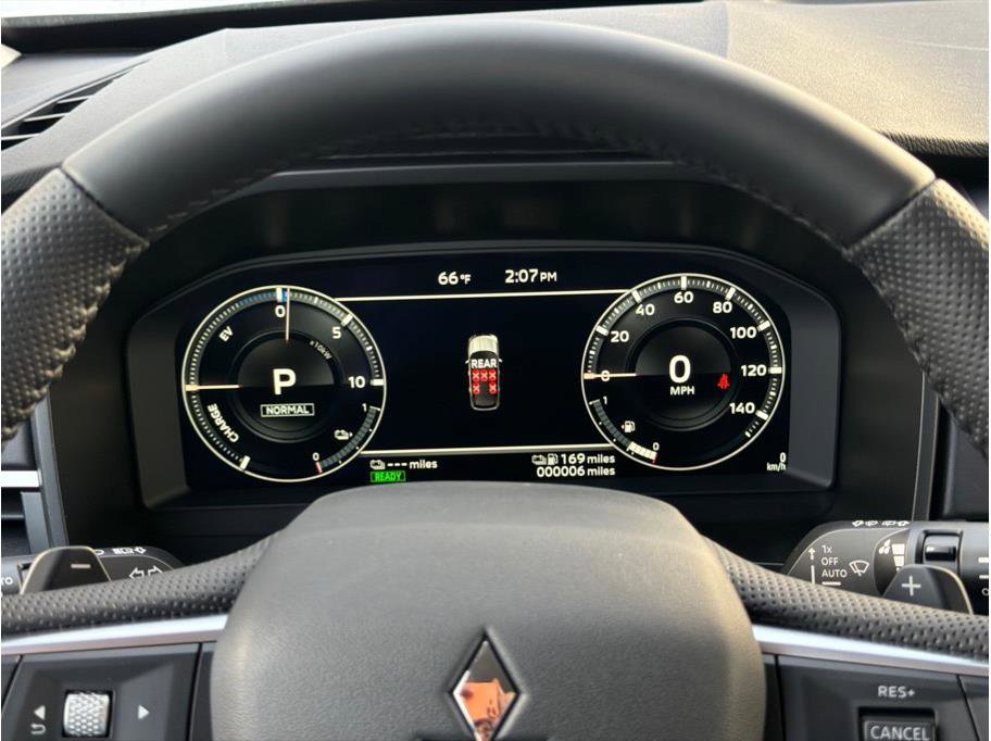 Used 2025 Mitsubishi Outlander SE image 10