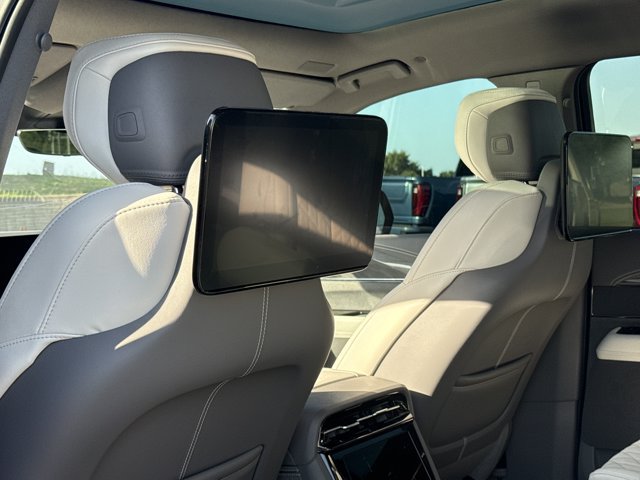 Used 2026 Cadillac Escalade IQ Sport 1 w/ LPO, Floor Liner Package AWD/4WD image 3