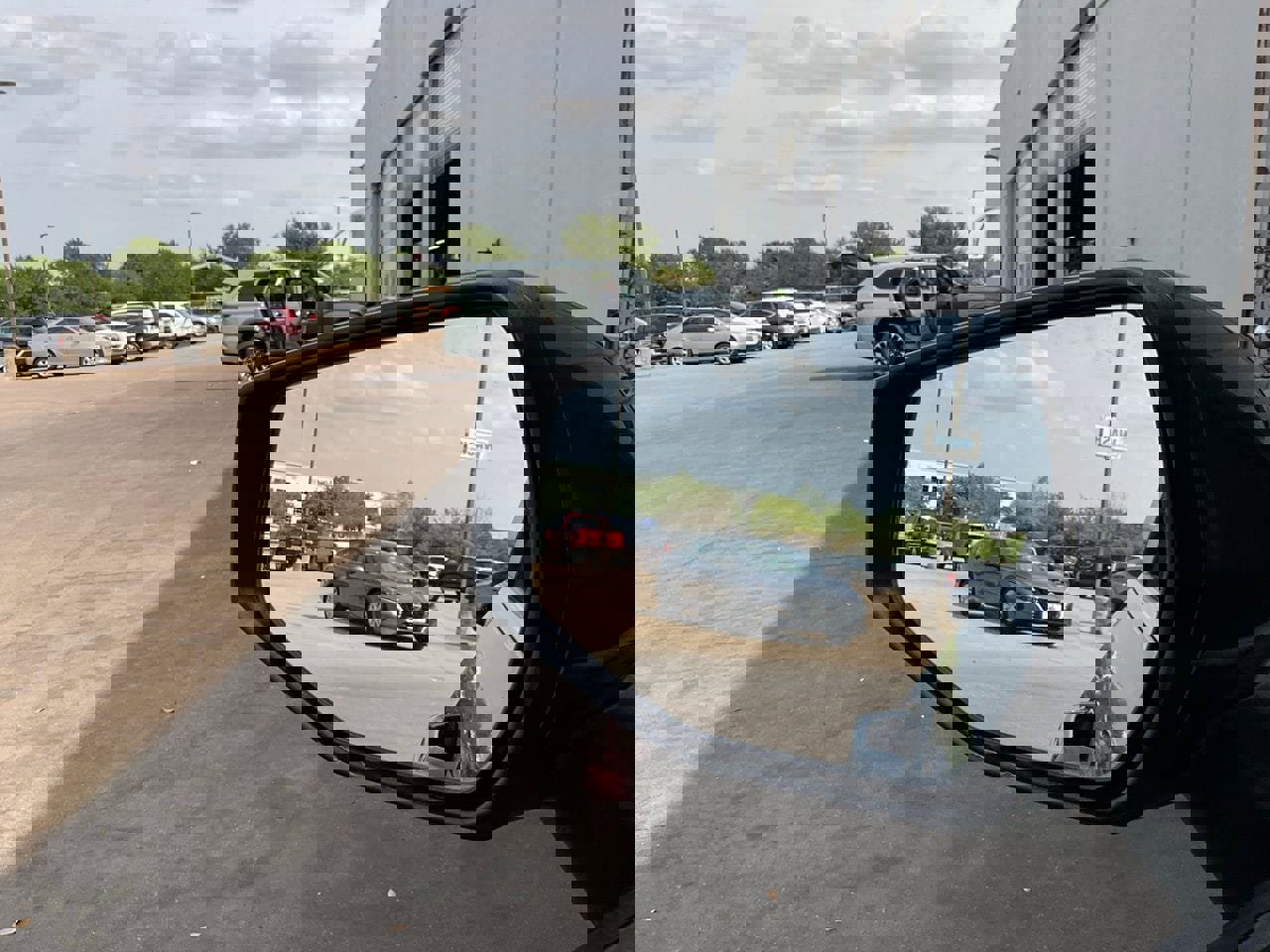 Used 2025 Kia Sportage LX image 18