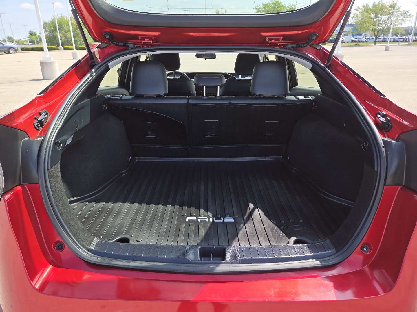 Used 2018 Toyota Prius Three Touring FWD image 18