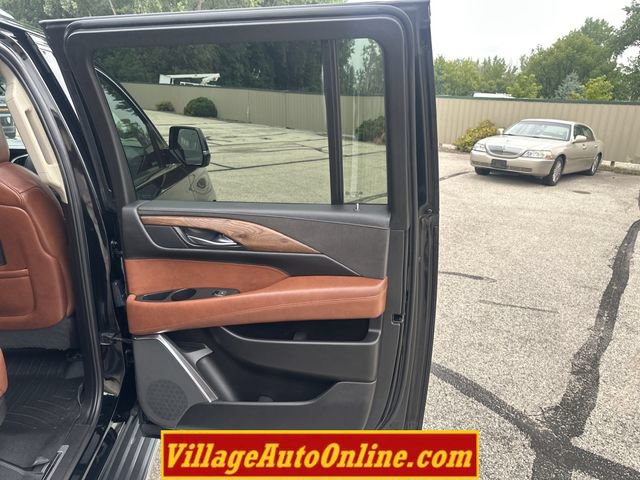 Used 2016 Cadillac Escalade ESV Premium AWD/4WD image 43