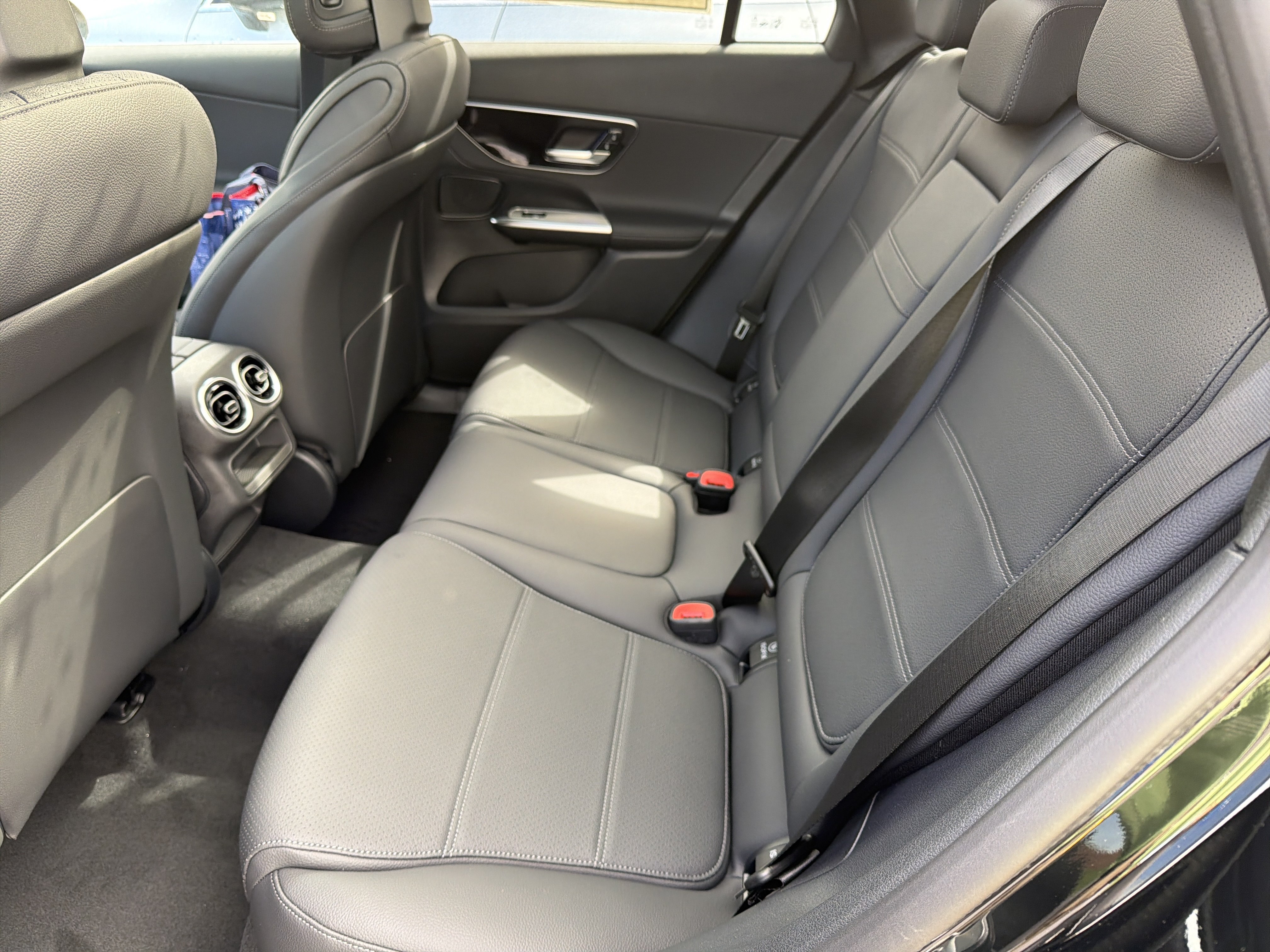 Used 2026 Mercedes-Benz GLC 300 4MATIC image 23