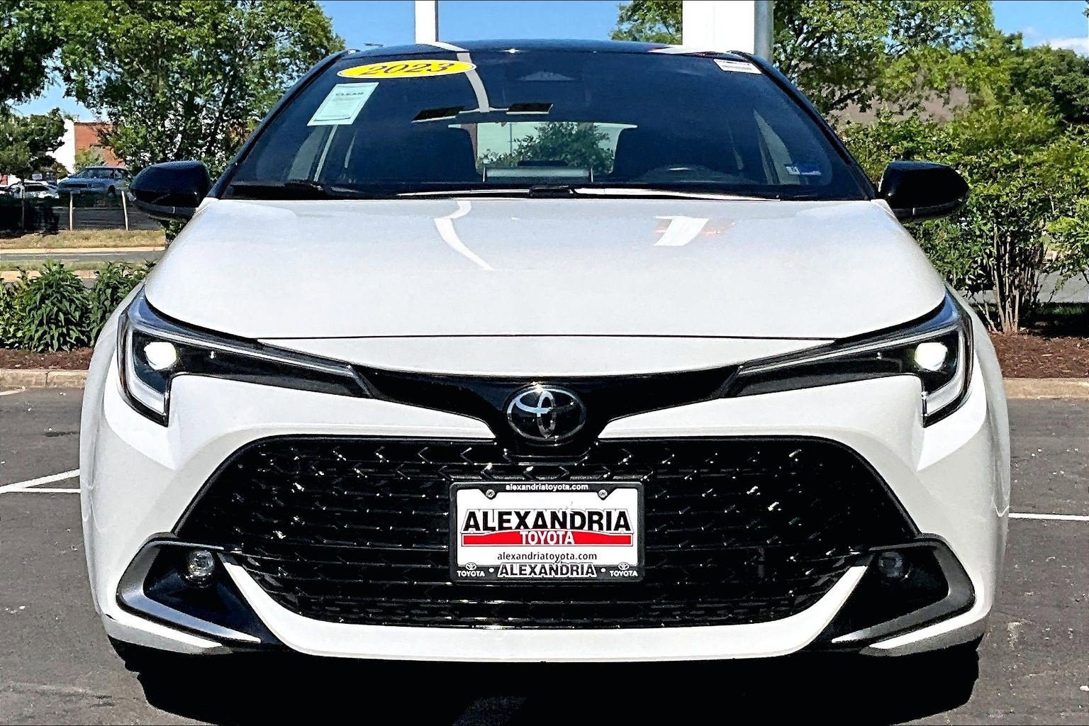 Used 2023 Toyota Corolla XSE FWD image 3