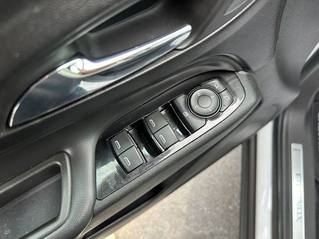 Used 2022 Chevrolet Equinox Premier image 19