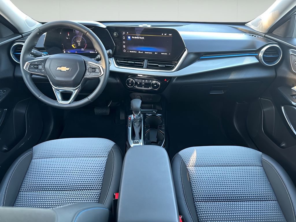 Used 2025 Chevrolet Trax LT w/ LT Convenience Package image 13