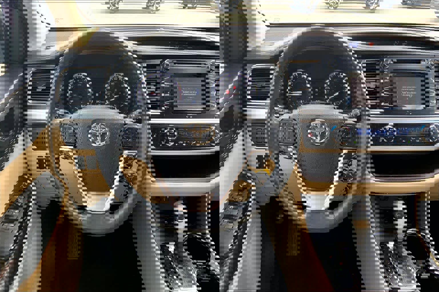 Used 2015 Toyota Highlander LE image 5