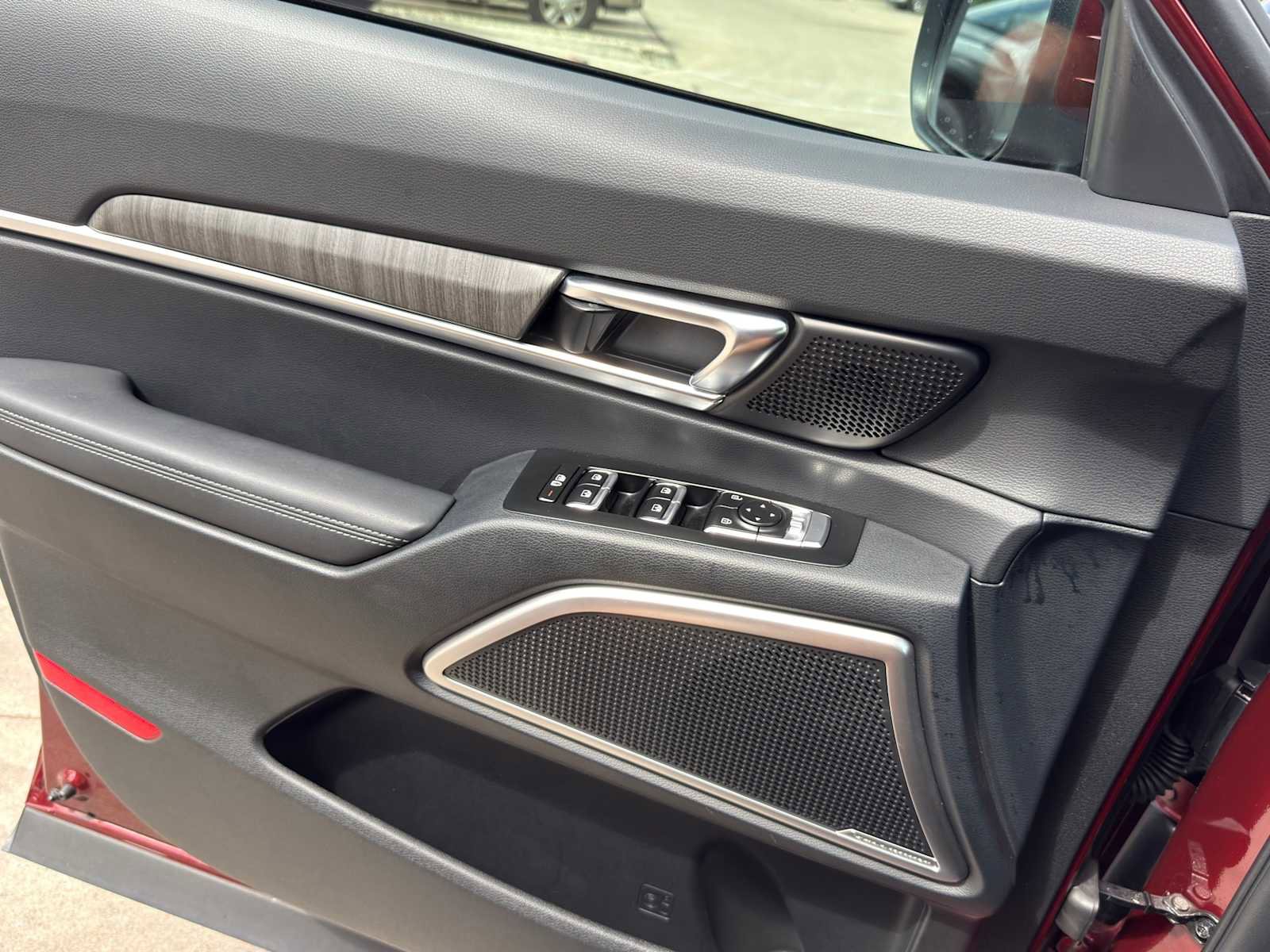 Certified 2024 Kia Telluride EX w/ EX Captain's Chair Package image 19