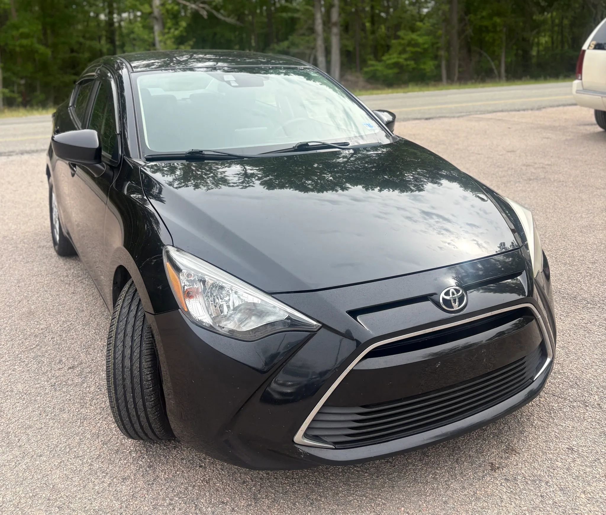Used 2017 Toyota Yaris iA FWD image 9