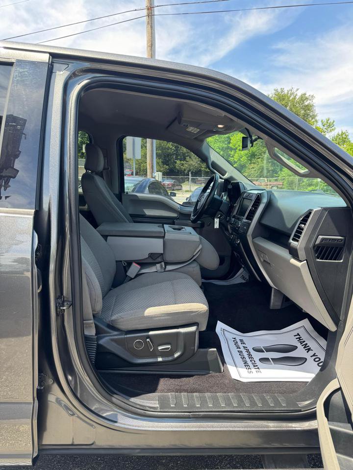 Used 2015 Ford F150 XLT w/ Equipment Group 302A Luxury AWD/4WD image 18