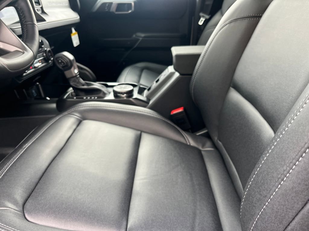 New 2025 Ford Bronco Badlands w/ Sasquatch Package image 14