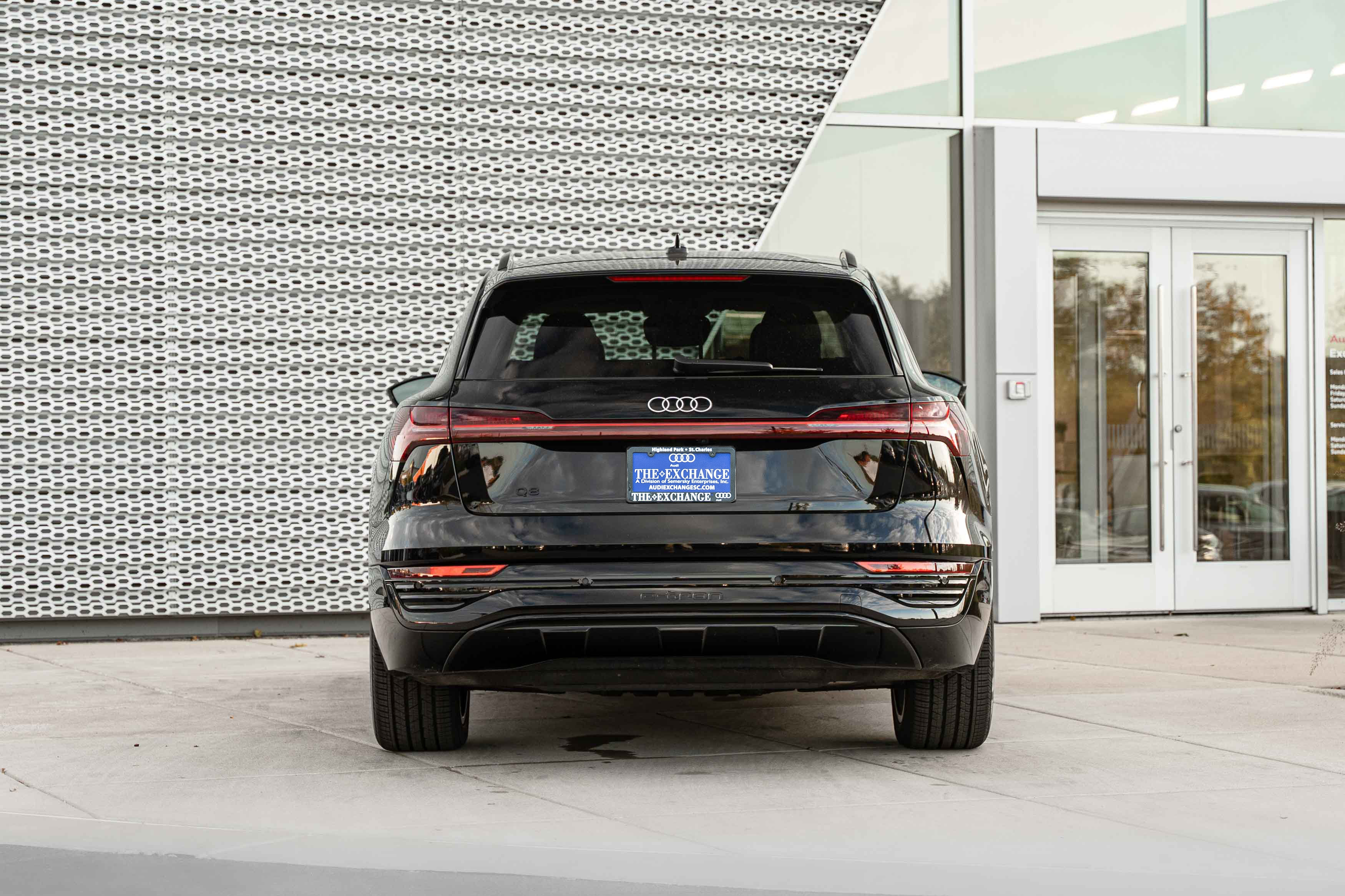 Certified 2024 Audi Q8 e-tron Premium Plus AWD/4WD image 28