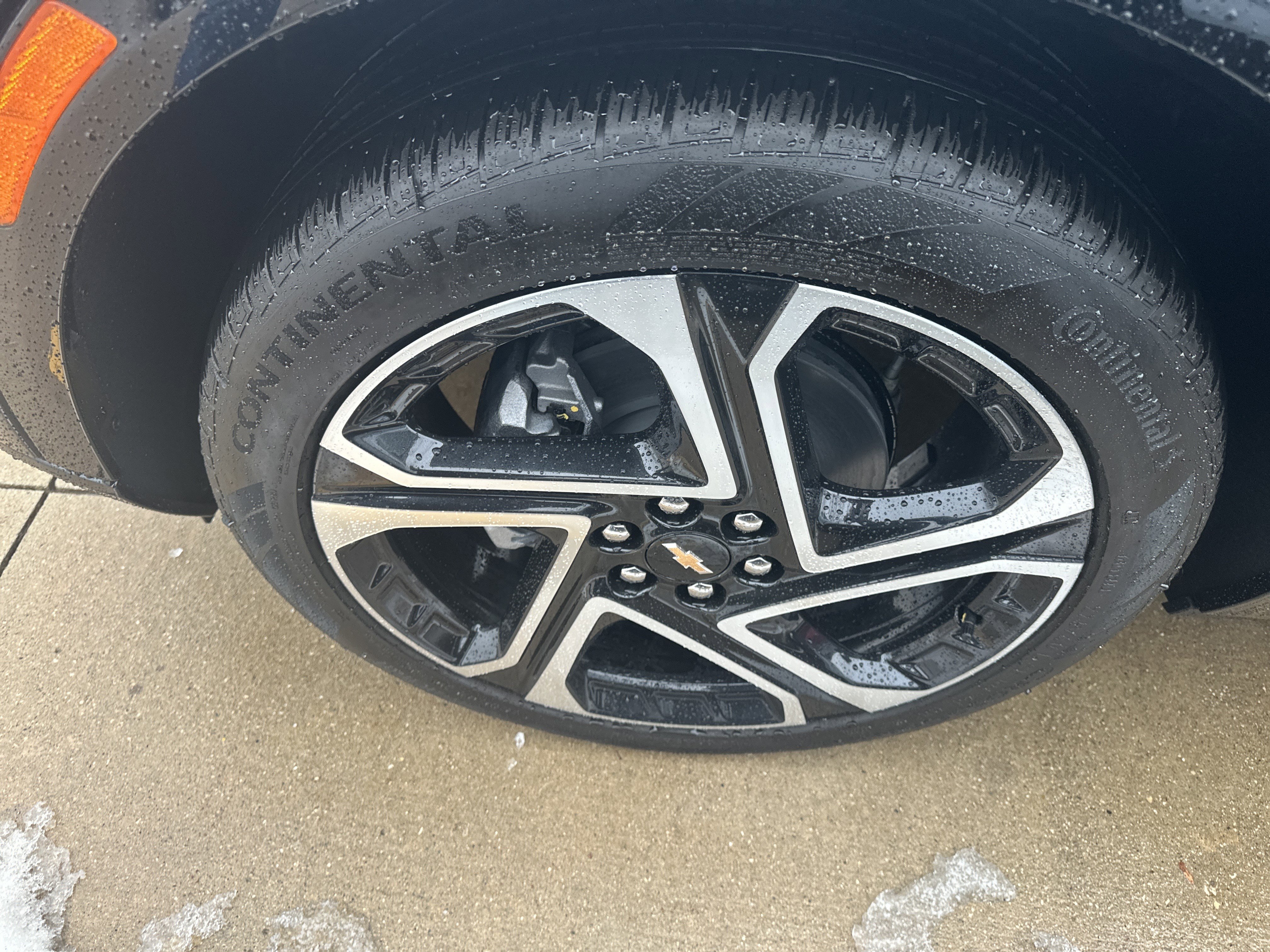 New 2026 Chevrolet Equinox EV LT image 4