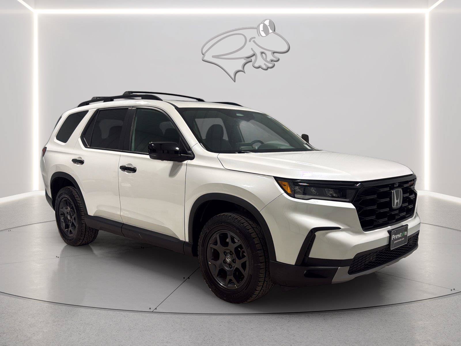 Used 2025 Honda Pilot TrailSport image 7