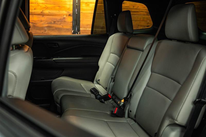 Used 2023 Honda Passport EX-L image 11