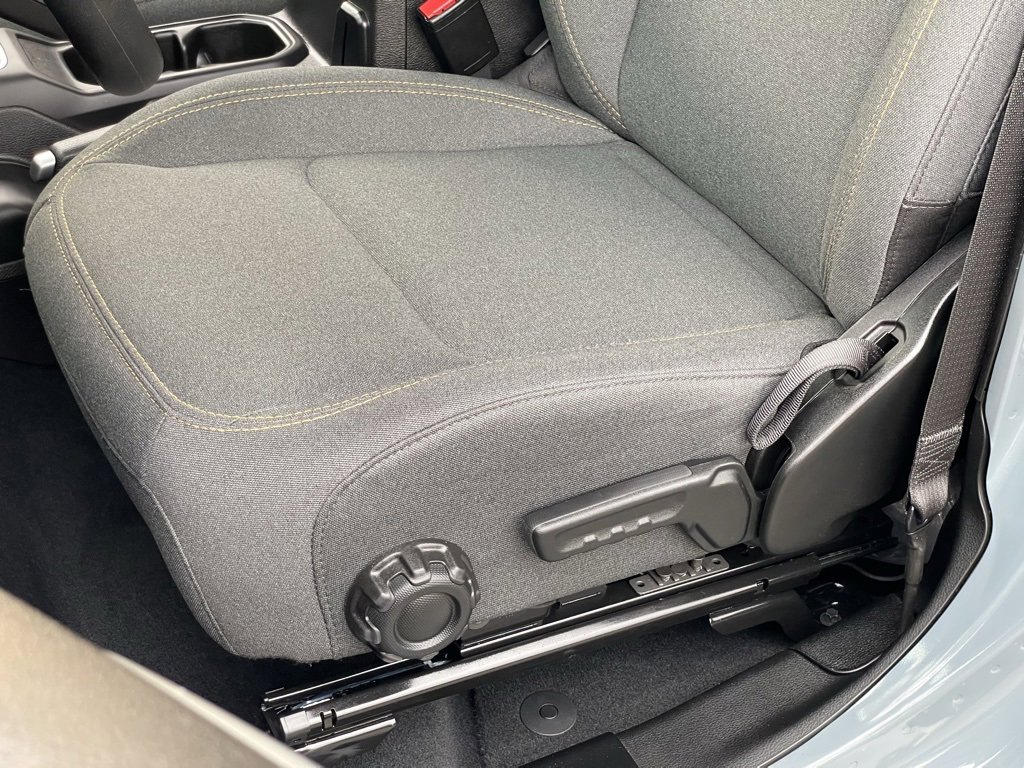 Certified 2025 Jeep Gladiator Sport image 18