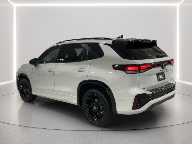 New 2026 Volkswagen Tiguan SE R-Line AWD/4WD image 3