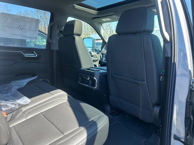 New 2026 GMC Sierra 3500 SLT w/ SLT Premium Package AWD/4WD image 7