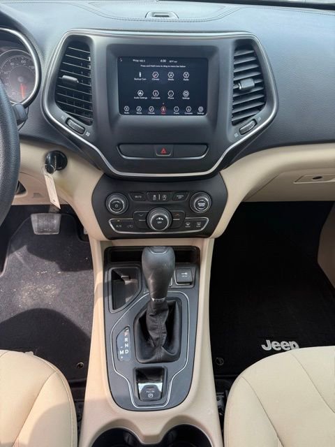 Used 2019 Jeep Cherokee Latitude w/ Popular Appearance Group image 19