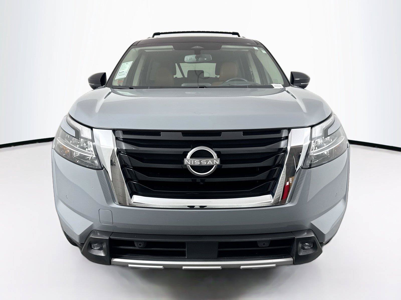 Used 2022 Nissan Pathfinder Platinum w/ Cargo Package AWD/4WD image 9