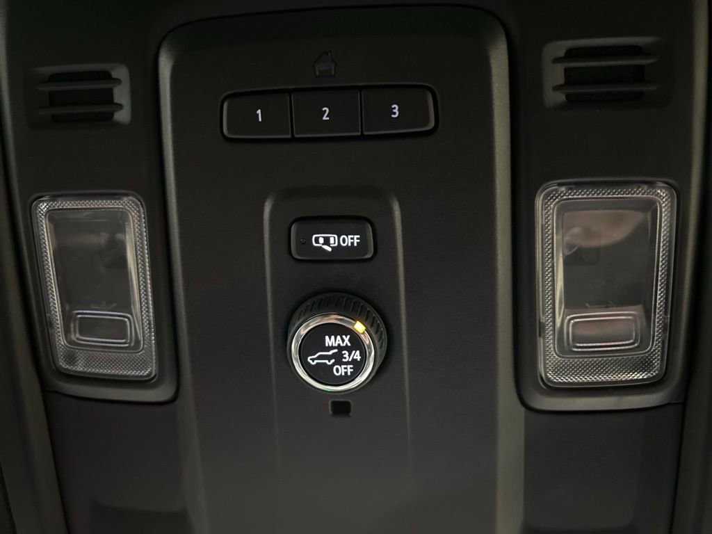 Used 2021 GMC Yukon XL SLT image 37