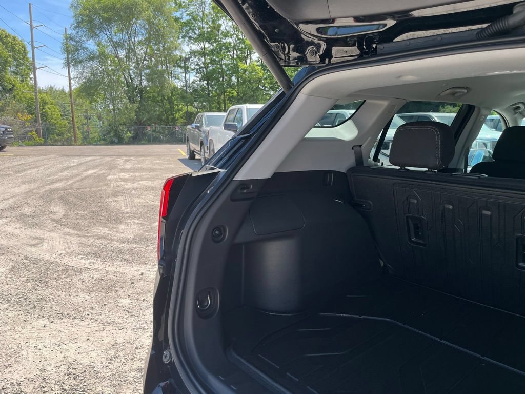 Used 2024 GMC Terrain SLE w/ Driver Convenience Package AWD/4WD image 15