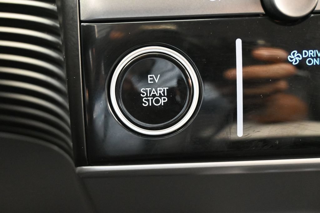 Used 2025 Hyundai Ioniq 5 SEL RWD image 34