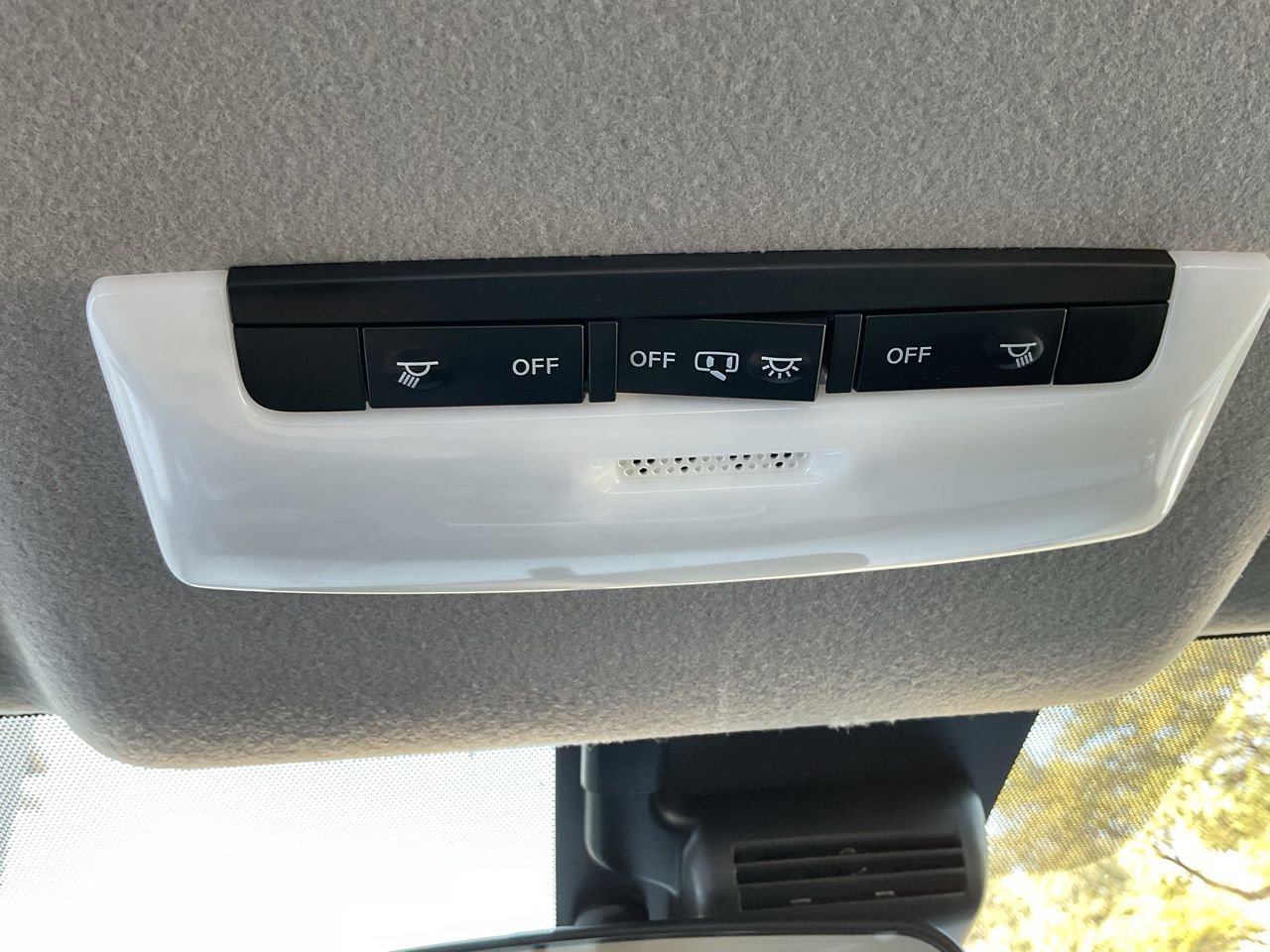 Used 2025 Nissan Versa SV image 27