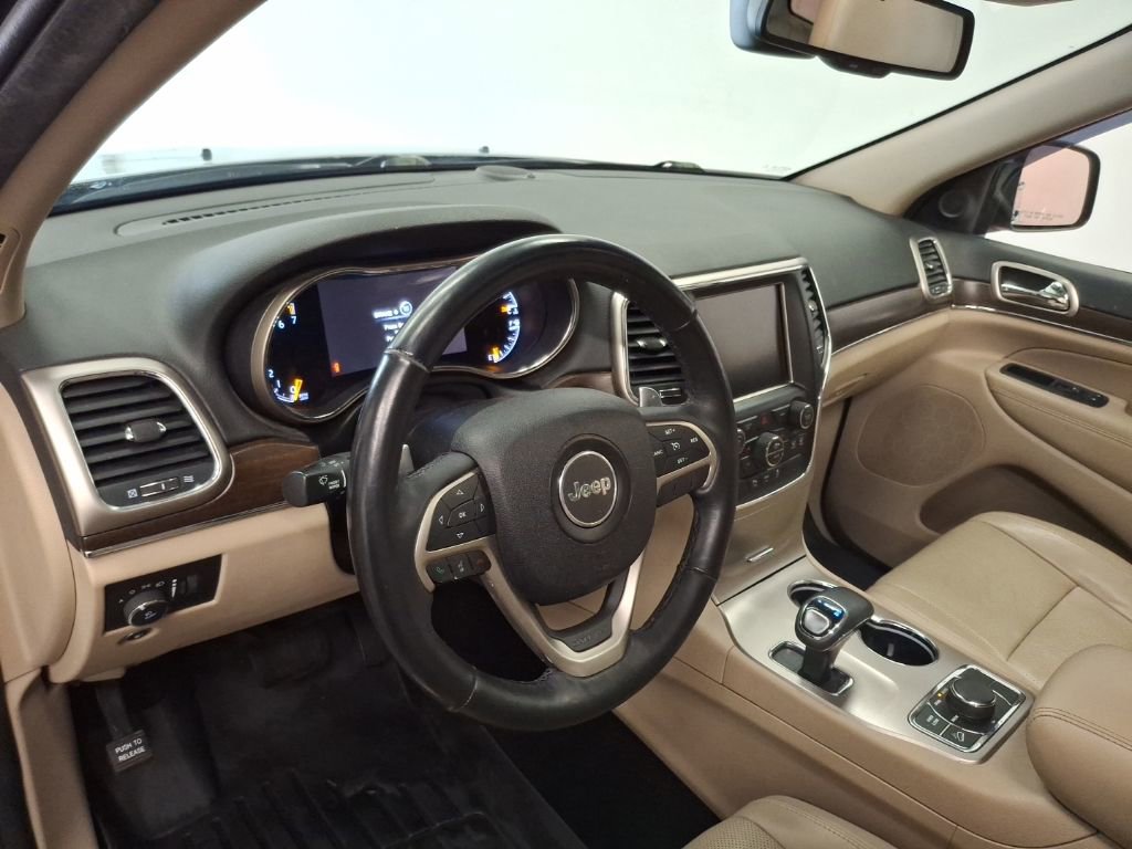 Used 2015 Jeep Grand Cherokee Limited w/ Luxury Group II image 18