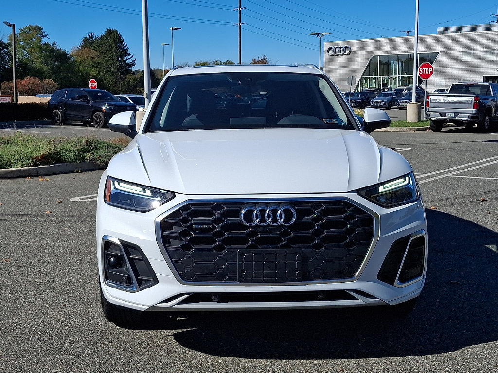 Certified 2023 Audi Q5 2.0T Premium Plus AWD/4WD image 2