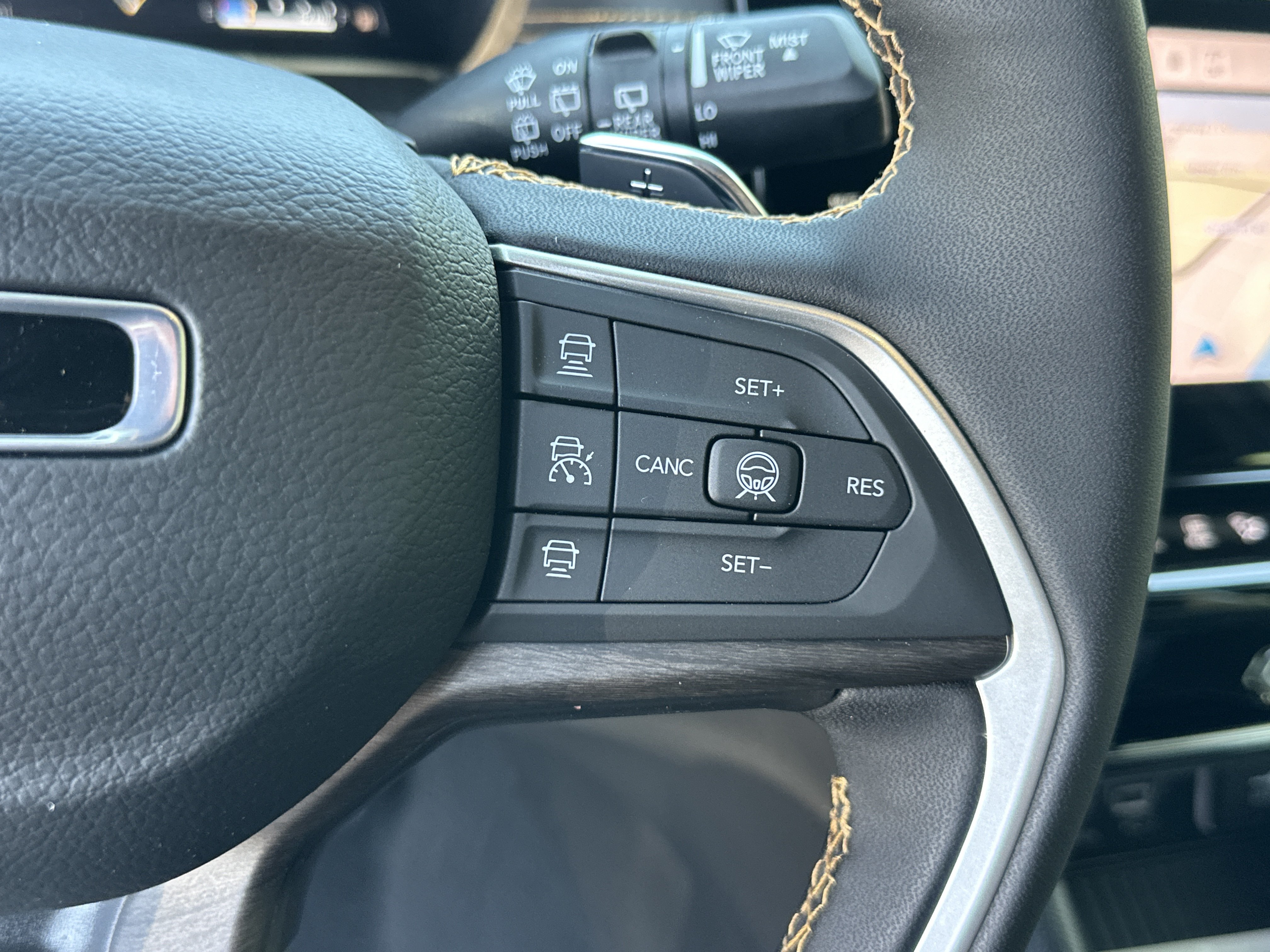 New 2026 Jeep Grand Cherokee L Limited AWD/4WD image 8