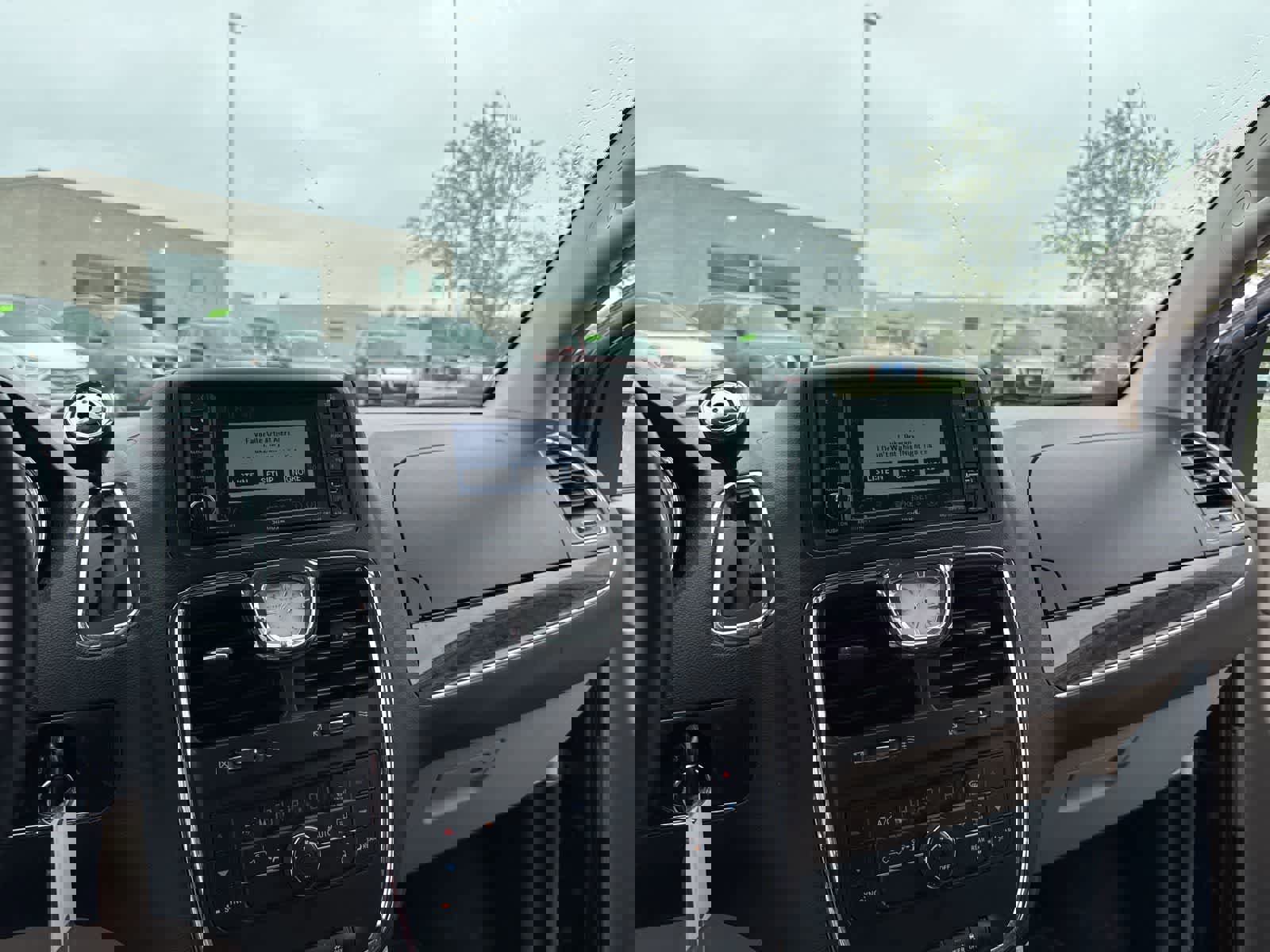 Used 2014 Chrysler Town & Country Touring FWD image 18