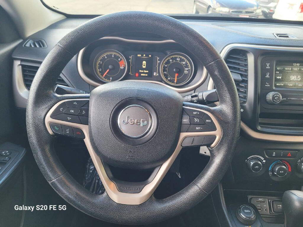 Used 2016 Jeep Cherokee Sport AWD/4WD image 12
